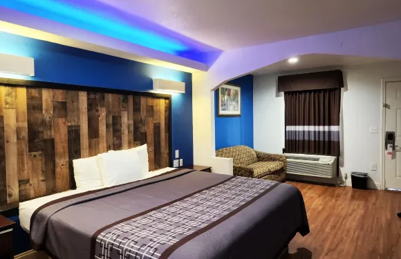 湯博爾快捷旅館