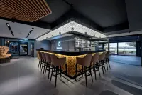 Donautica Hotel & Restaurant - Bares