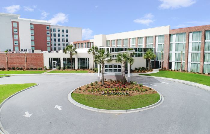 DoubleTree by Hilton Hotel and Suites Charleston Airport