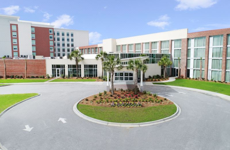 DoubleTree by Hilton Hotel and Suites Charleston Airport