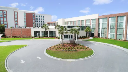 DoubleTree by Hilton Hotel and Suites Charleston Airport