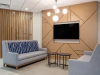 Holiday Inn Express & Suites GREENSBORO-(I-40 @ WENDOVER) by IHG - 3-Star