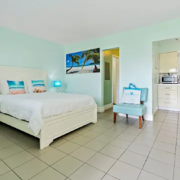 Hollywood Beachside Boutique Suite