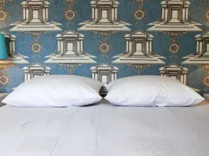 Crystal Suites Chez Helena