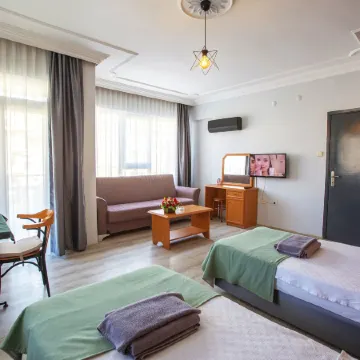 Hma Hotel & Suites Отели рядом с достопримечательностью «Пляж Клеопатры»