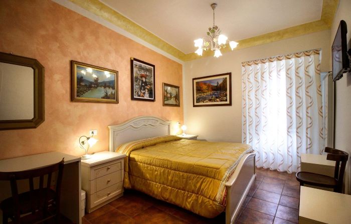 B&B 
