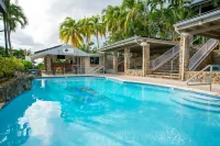 Lazy Parrot Inn - Pools