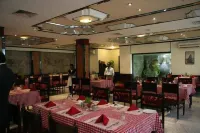 Hotel Parisutham - breakfast