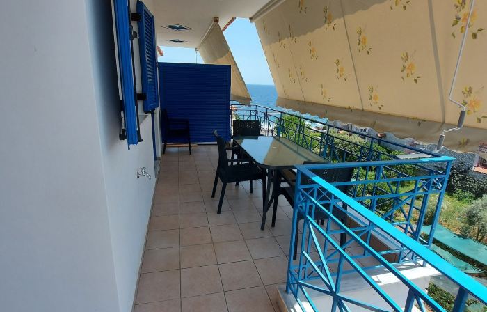 Matina Apartments Tyros