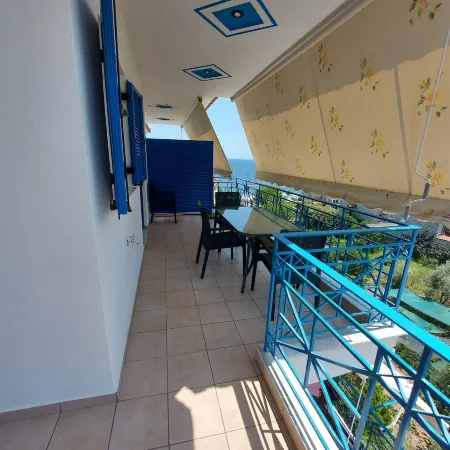 Matina Apartments Tyros