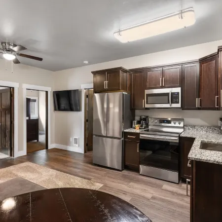 The Yellowstone Hideaway Unit C