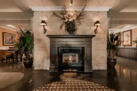 Le St-Martin Hotel & Suites Hôtels à : Laval