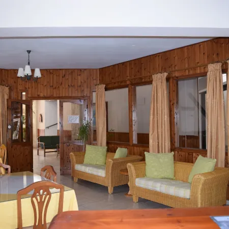 Anna Hotel Apartments