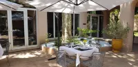 Le Mas Angelussi - le Clos du Soleil Hotels in Alleins