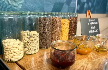 Unique Hôtel Résidence & Spa Отели рядом со станцией SAINT RAPHAEL RAILWAY STATION