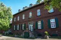 Hotel Landhaus Gut Keuchhof Hotels in der Nähe von Kunstatelier Antonia Sanker