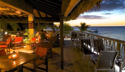 レストラン キャスタウェイ アイランド フィジー ママヌザ アイランズの写真