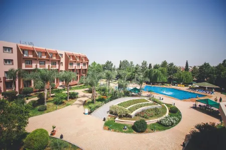 Hotel Menzeh Dalia Отели рядом с достопримечательностью «Bab El Mansour Laalej»