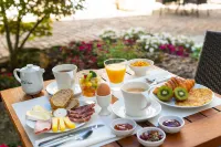 Hôtel Anne d'Anjou, the Originals Collection - breakfast