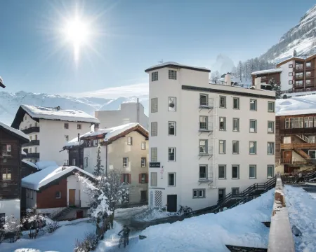 เลอเปอตีชาร์มอินน์ โรงแรมในเซอร์แมท