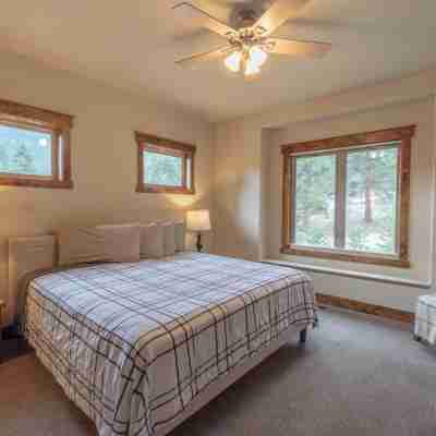 Beautiful New Home with Views of Castle Mountain - 3510 Rooms
