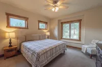 Beautiful New Home with Views of Castle Mountain - 3510 - 4 stjerner