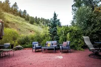 The Williamsburg Cottage at Valley Glen...your romantic mountain getaway