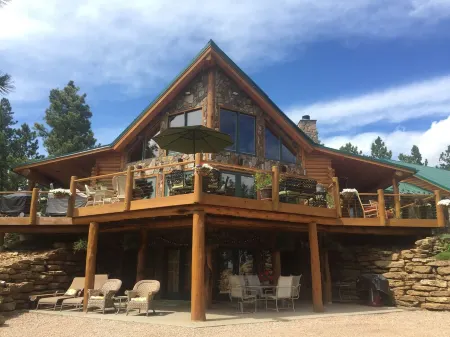 Family-Friendly, Very Private, Trout Pond, Hot Tub, 40 Acres In National Forest