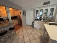 Venetian Haven, Private Entrance