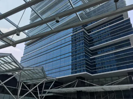 Cozy 1 Bedroom Apartment at Intermark BSD Отели рядом с достопримечательностью «Al Ikhlas Mosque BSD Junction»