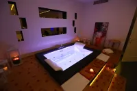 Hotel Delta - Hot Tub