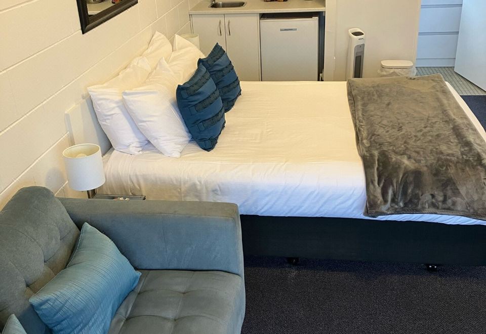 카피티 게이트웨이 모텔의 야외 수영장 이미지