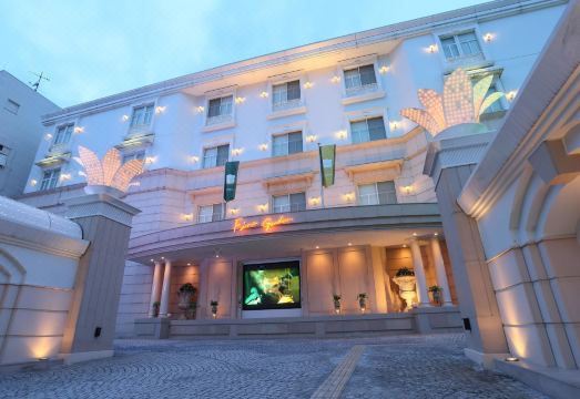 3. 호텔 파인 가든..