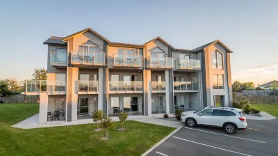 Coastal Ridge Apartments Hotels in Тімару