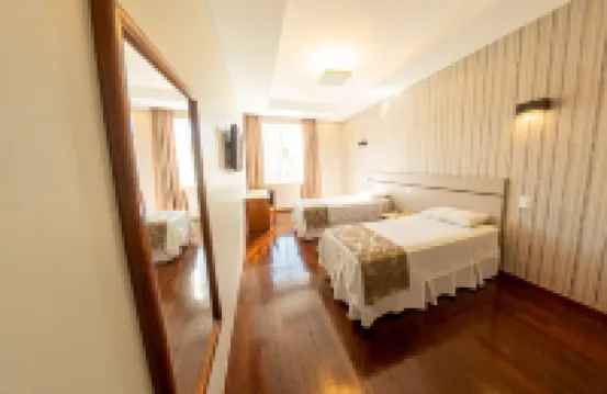 Serrano Residencial Hotel Hoteles cerca de Granbery Museum