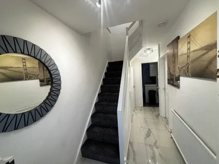 HouseSleeps9-Fireplace-Garden-Bbq-Tv Отели в г. Фэйлзуорт