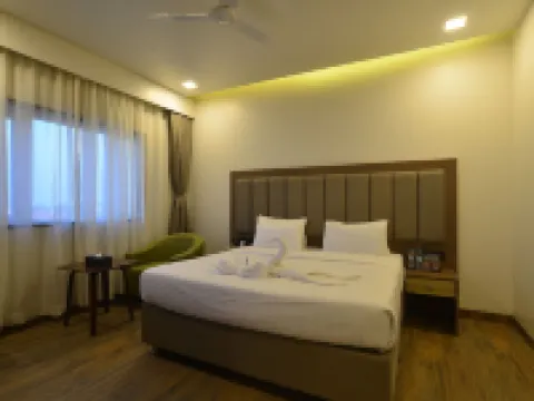 Hotel Jhankar Palace Hotels in Dhule
