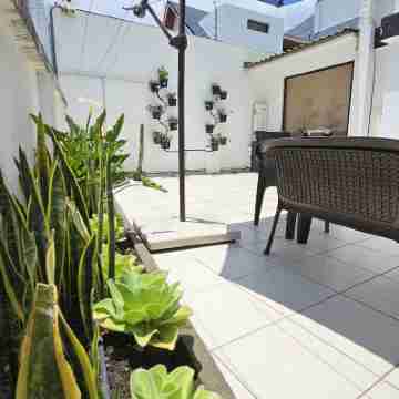 Altamira Apartsuites Hotel Exterior