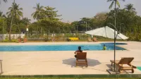 Myanmar Sports Hotel - Pools