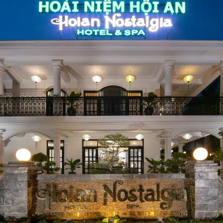 Hoian Nostalgia Hotel & Spa Отели рядом с достопримечательностью «Овощная деревня Тракве»