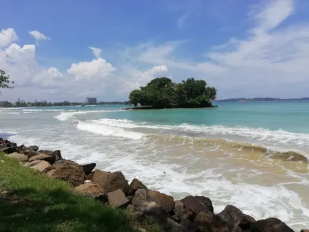 Padmi Villa Отели рядом с достопримечательностью «Resthouse Handiya Bo Tree»