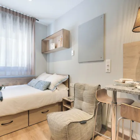 Livensa Living Pamplona Albergue Juvenil