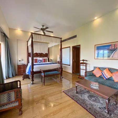 Acron Candolim Regina