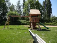 荷蘭的現代舒適八人房屋