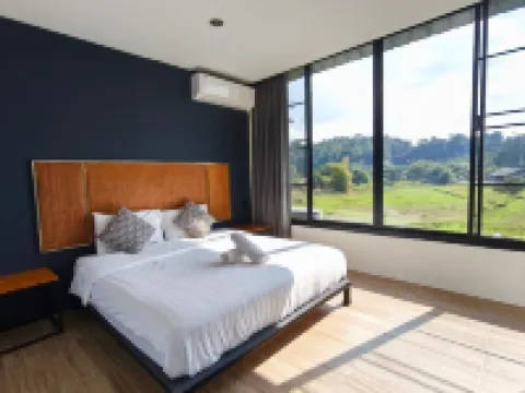 บริคบ็อกซ์ พูลวิลล่า แอนด์ คาเฟ่