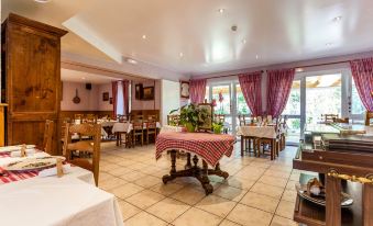 Logis Hôtel Restaurant de La Poste et Spa de Montagne