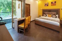 Lime Tree Hotel & One Bed Room Serviced Apartment - Noida Next to Sector 50 Metro with Party Venue