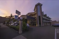 Beachcomber Inn Picton - parking