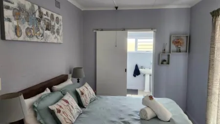 25 ON Main Struisbaai