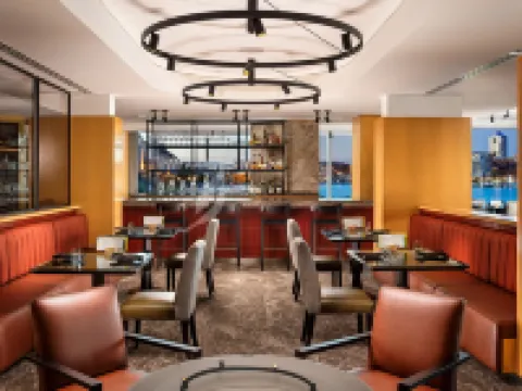 イン アット ローレル ポイント